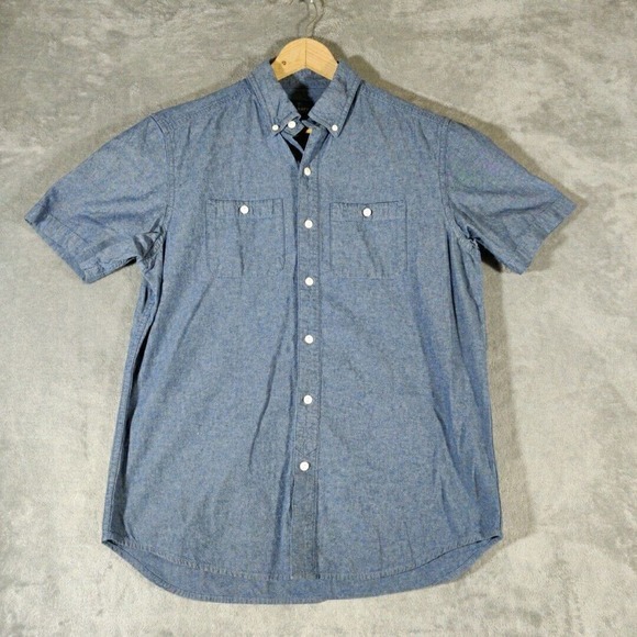Old Navy Shirt Mens‎ Medium Blue Classic Fit Chambray Short Sleeve Button Up - Picture 1 of 7